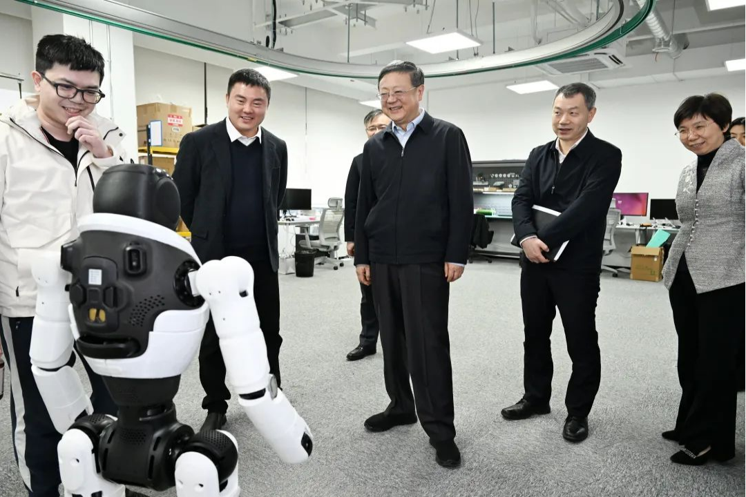 上海市委书记陈吉宁专题调研pa集团官网入口机器人